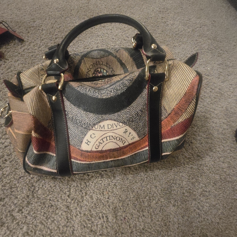 Handbag - Picture 8 of 9